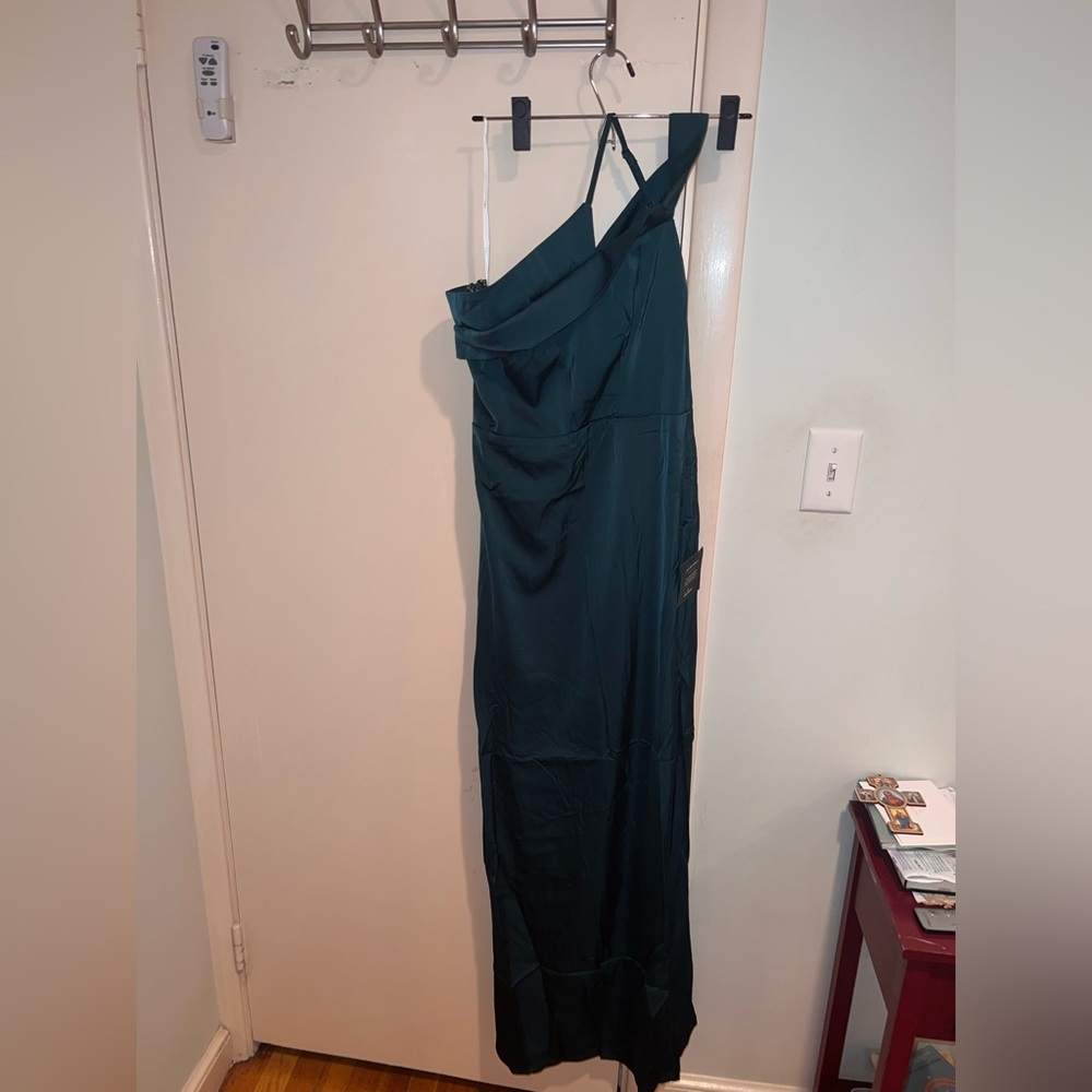 Brand new Lulus dress - M satin green